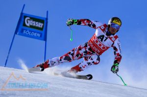 Alexis Pinturault - Cyprien Sarrazin le geste du KitzCharity Trophy