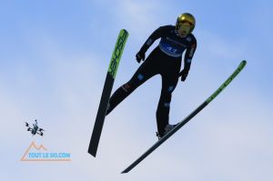 Nouveau record du monde de saut à skis