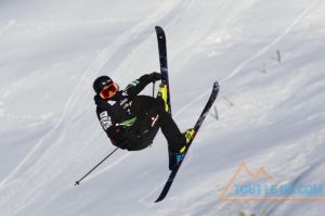 Covid-19 - Skier en sécurité avec le tour de cou masque français Boldoluc